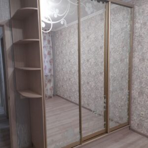 Шкаф-купе с открытыми полками