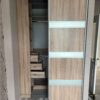 Гардеробная со вставками из матового стекла